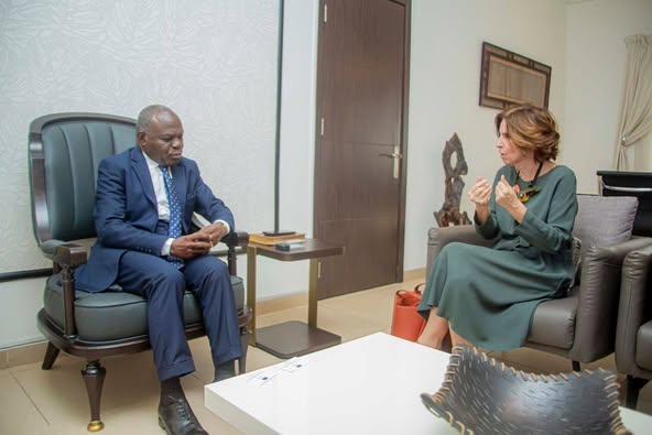 Le Ministre de l’Accès Universel à l’Eau et à l’Énergie reçoit une délégation de l’Union Européenne