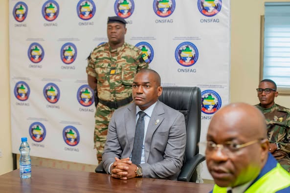 Retour en images sur la tournée du 14 Juin 2025 du Ministre d’État, Ministre des Transports, de la Marine Marchande et de la Logistique, Ulrich MANFOUMBI MANFOUMBI auprès des entités clés du secteur aérien (ONSFAG, ANAC, ASECNA, GEZ AIRPORT, HPG).