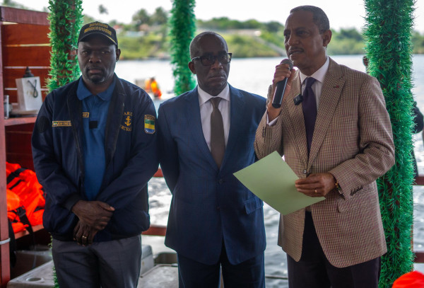 Tourisme Nautique au Gabon : Certification Officielle de la Première Barge Flottante
