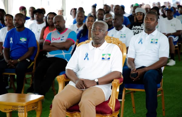 Le Premier Ministre Ndong Sima mobilisé pour “Novembre Bleu” et la sensibilisation au cancer de la prostateClin d’Œil