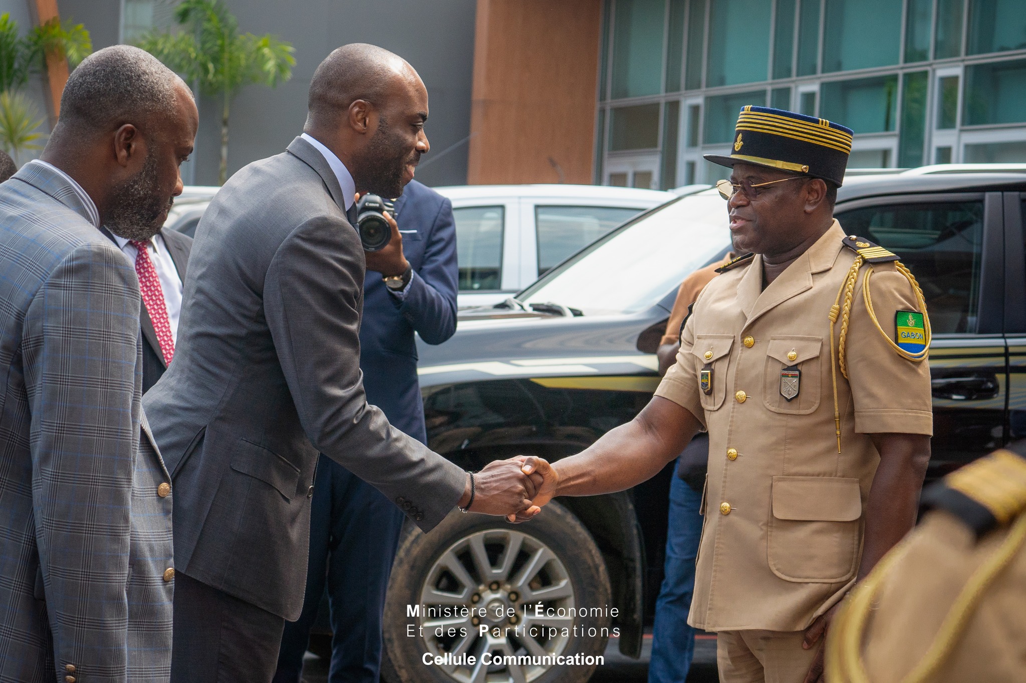 𝐕𝐢𝐬𝐢𝐭𝐞 𝐝𝐮 𝐌𝐢𝐧𝐢𝐬𝐭𝐫𝐞 𝐝𝐞 𝐥’𝐄𝐜𝐨𝐧𝐨𝐦𝐢𝐞 𝐚̀ 𝐥𝐚 𝐃𝐢𝐫𝐞𝐜𝐭𝐢𝐨𝐧 𝐆𝐞́𝐧𝐞́𝐫𝐚𝐥𝐞𝐬 𝐝𝐞𝐬 𝐃𝐨𝐮𝐚𝐧𝐞𝐬