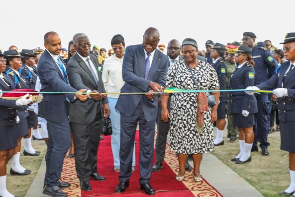 Inauguration de l’aéroport de Makokou – Hommage à Emmanuel Issoze Ngondet