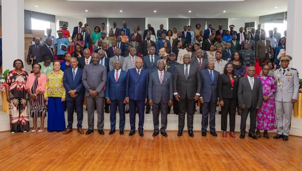 Rencontre Entre le Premier Ministre, les Secrétaires Généraux et les Inspecteurs Généraux des Services