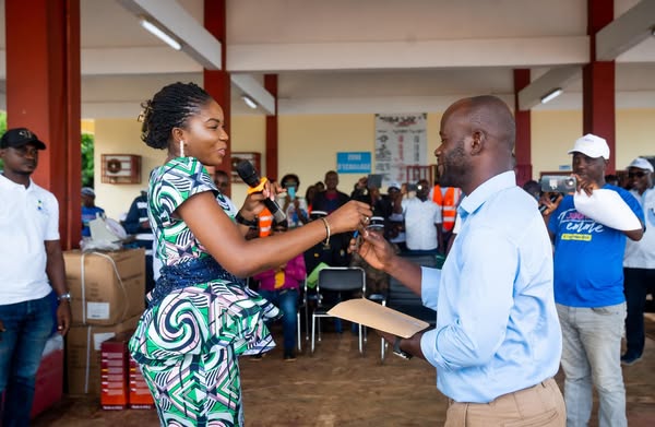 Remise d’équipements au centre de pêche artisanale de Mayumba