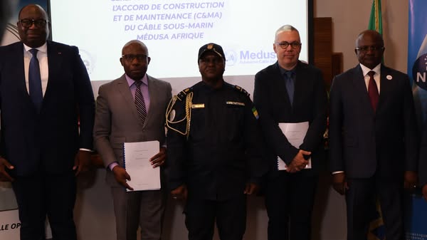 Signature de l’Accord de Construction et de Maintenance du câble sous-marin Médusa Afrique.