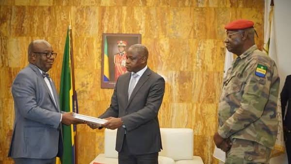 Passation de charges entre les Délégués entrants et sortants de la commune de LBV