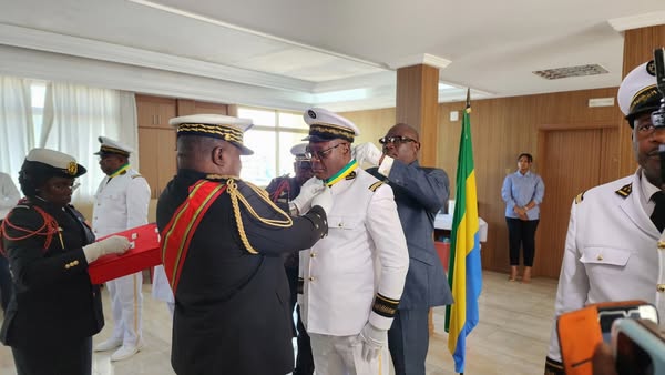 Administration Territoriale : Décoration D’habilitation