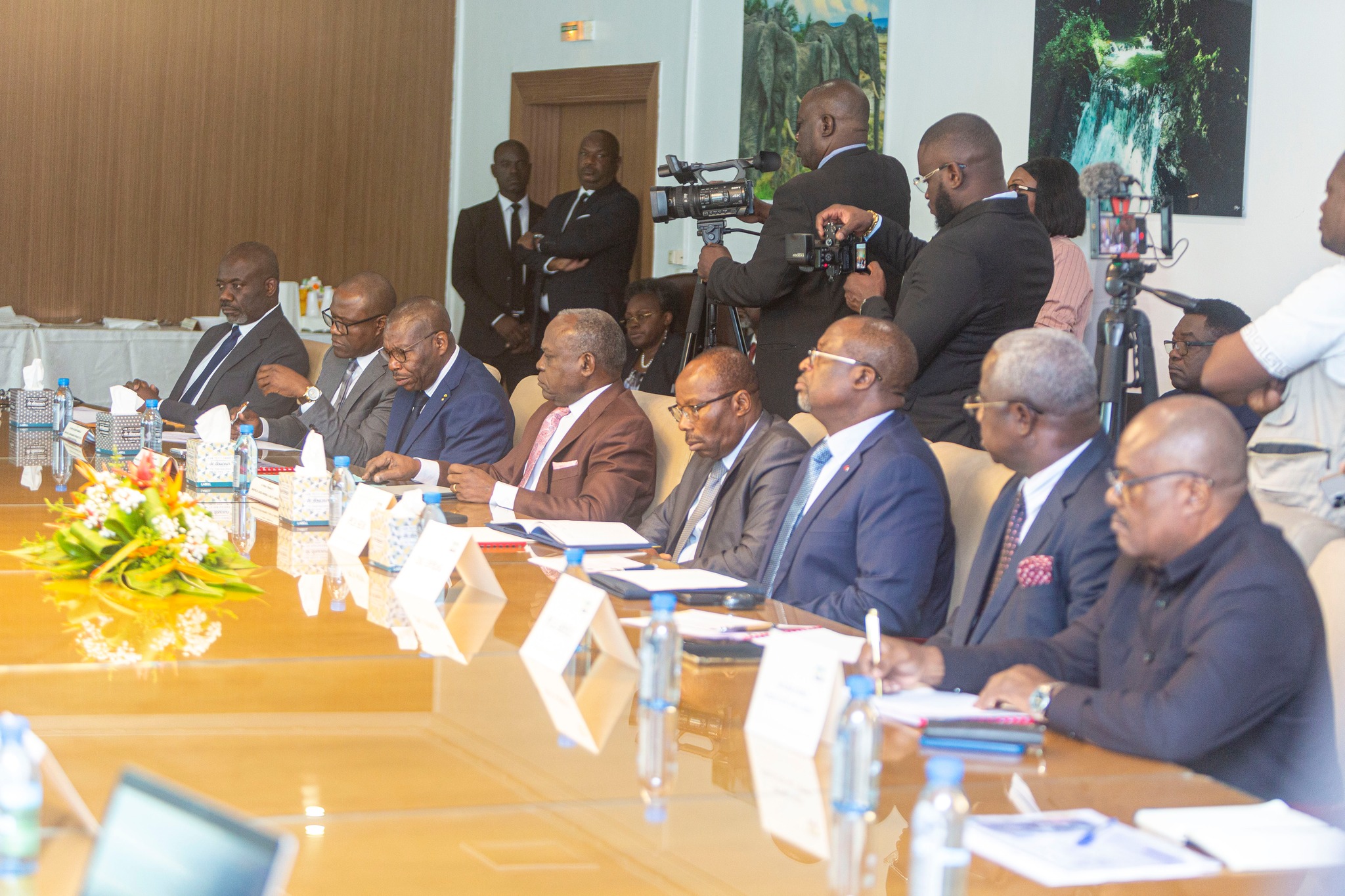 VERS UN GABON TRANSFORMATEUR : PREMIÈRE RÉUNION SUR LA FILIÈRE MANGANÈSE