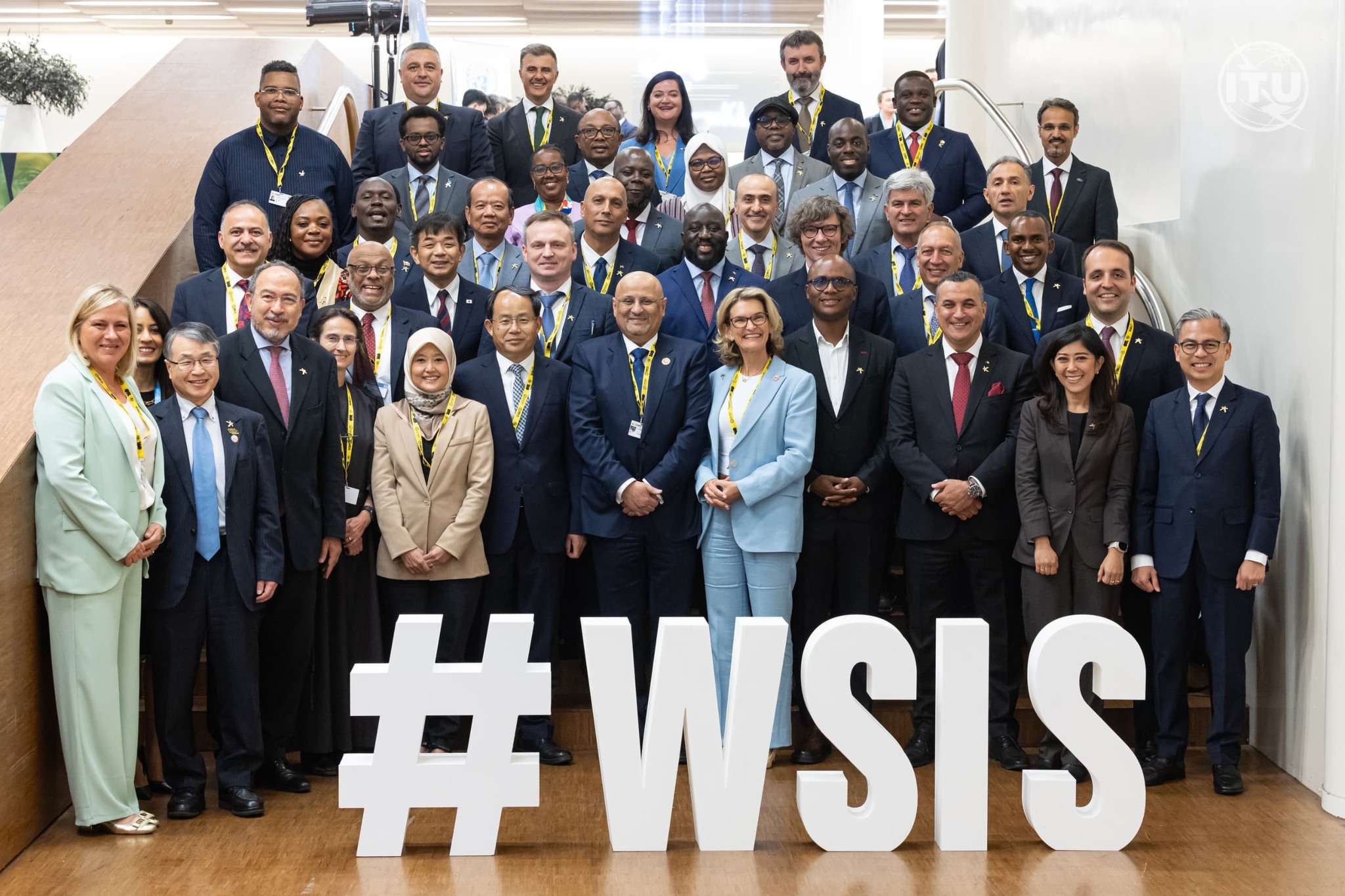 𝐋𝐄 𝐌𝐈𝐍𝐈𝐒𝐓𝐑𝐄 𝐃𝐄 𝐋’𝐄́𝐂𝐎𝐍𝐎𝐌𝐈𝐄 𝐍𝐔𝐌𝐄́𝐑𝐈𝐐𝐔𝐄 𝐀𝐔 𝐒𝐎𝐌𝐌𝐄𝐓 𝐌𝐎𝐍𝐃𝐈𝐀𝐋 𝐖𝐒𝐈𝐒+𝟐𝟎 𝐀̀ 𝐆𝐄𝐍𝐄̀𝐕𝐄