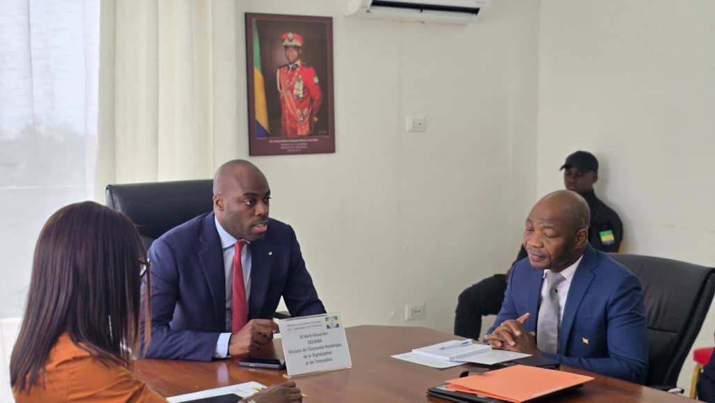 𝐀𝐔𝐃𝐈𝐄𝐍𝐂𝐄 𝐀𝐕𝐄𝐂 𝐋𝐄𝐒 𝐀𝐌𝐁𝐀𝐒𝐒𝐀𝐃𝐄𝐔𝐑𝐒 𝐃𝐄𝐒 𝐏𝐀𝐘𝐒 𝐌𝐄𝐌𝐁𝐑𝐄𝐒 𝐃𝐄 𝐋’𝐈𝐀𝐈