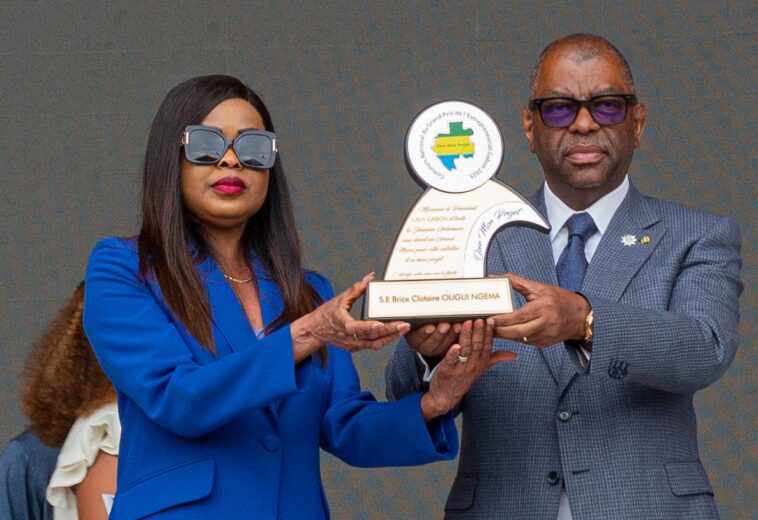 Le Vice-Président Alexandre Barro Chambrier couronne les lauréats de la première édition du concours « Oser mon projet