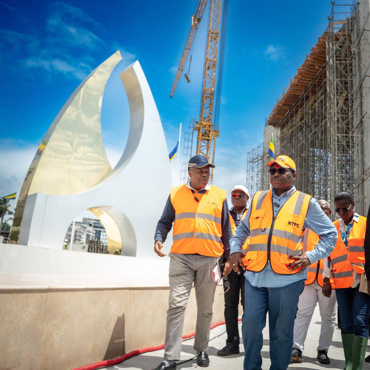 Visite de chantiers: avancement satisfaisant au camp de Gaulle et à l’esplanade Georges Damas ALEKA