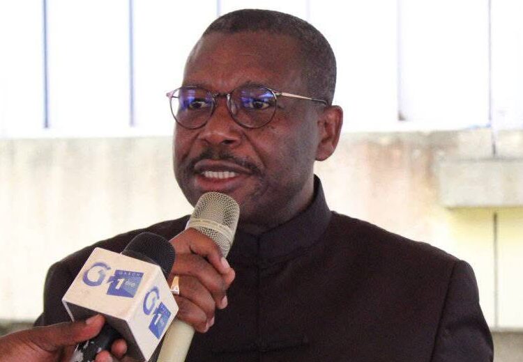 𝐎𝐂𝐓𝐎𝐁𝐑𝐄 𝐑𝐎𝐒𝐄 : 𝐌𝐎𝐁𝐈𝐋𝐈𝐒𝐀𝐓𝐈𝐎𝐍 𝐃𝐔 𝐌𝐈𝐍𝐈𝐒𝐓𝐄̀𝐑𝐄 𝐃𝐄𝐒 𝐓𝐑𝐀𝐕𝐀𝐔𝐗 𝐏𝐔𝐁𝐋𝐈𝐂𝐒 𝐏𝐎𝐔𝐑 𝐋𝐀 𝐒𝐀𝐍𝐓𝐄́ 𝐃𝐄𝐒 𝐅𝐄𝐌𝐌𝐄𝐒