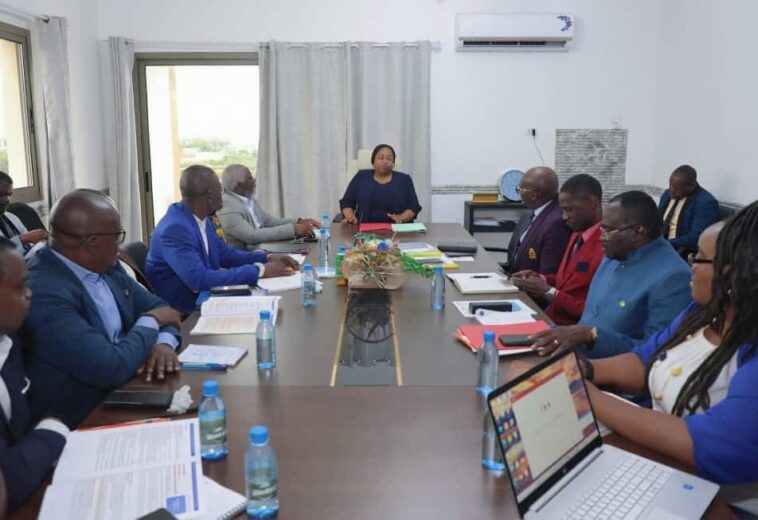 VIOLENCES EN MILIEU SCOLAIRE : UN DIALOGUE OUVERT ENTRE LE GOUVERNEMENT ET LES PARTENAIRES SOCIAUX