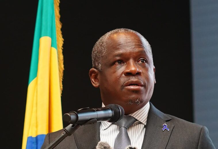 Décentralisation : Le Ministre IMMONGAULT Installe les Nouveaux Maires de Franceville et Koulamoutou