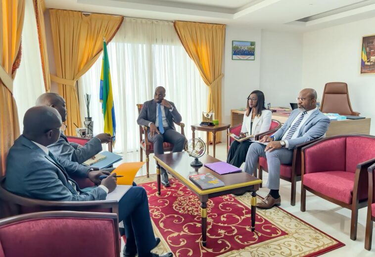 Agriculture : Mark Alexandre DOUMBA impulsion une dynamique de résultats lors d’une séance de travail au Ministère