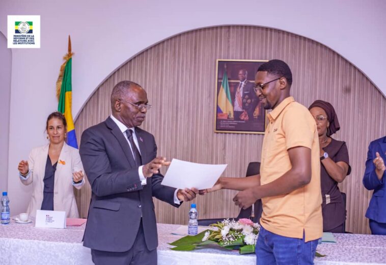 Gabon : 75 jeunes déscolarisés formés et certifiés grâce au programme Initiative Jeunesse Autonome (IJA)