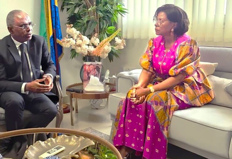 Le Ministre François Ndong Obiang et la Présidente du CESEC échangent sur le processus électoral de la nouvelle Assemblée