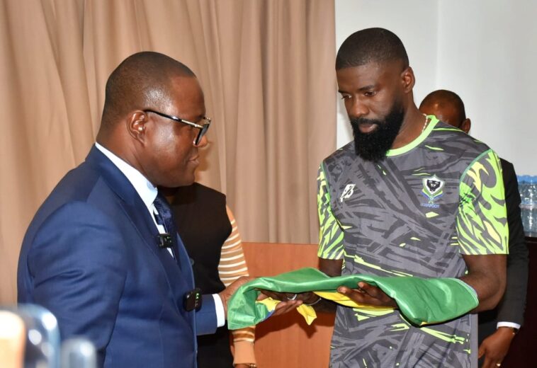 CAN 2025 : Le drapeau national remis aux Panthères, symbole d’une Nation en marche