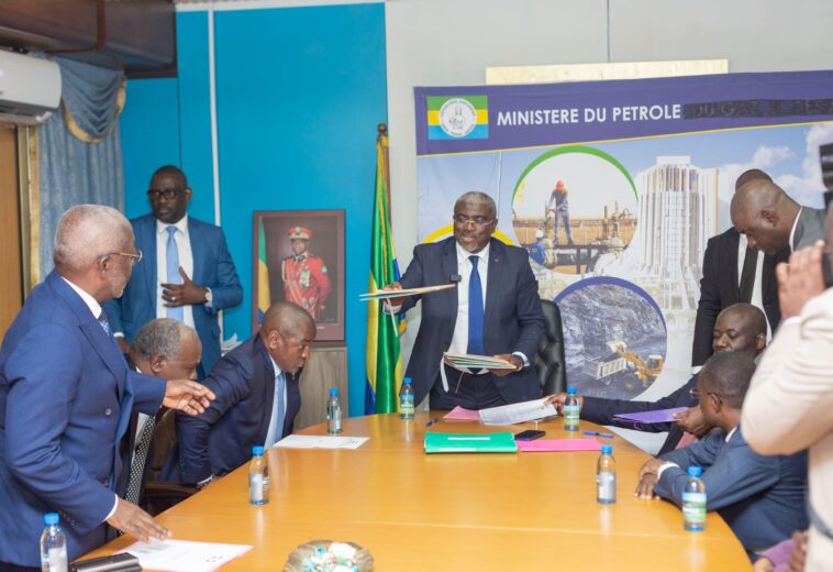 Cérémonie de passation de charges au Ministère de l’Industrie et de la Transformation locale