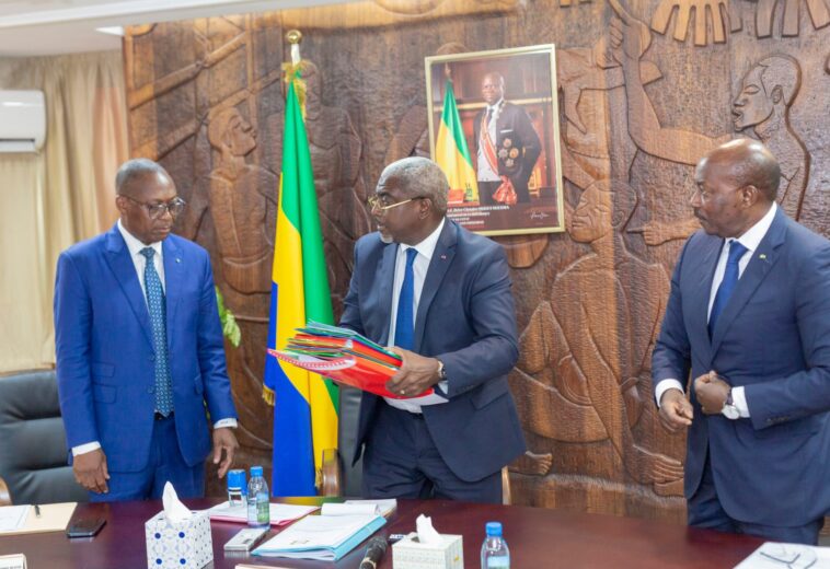 Cérémonie de passation de charges au Ministère de la Pêche, de la Mer et de l’Économie Bleue