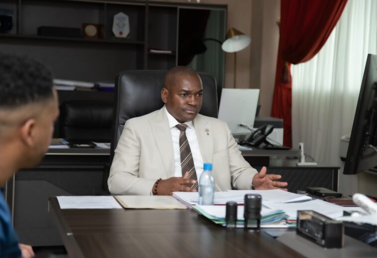 Sécurité Routière : Le Ministre d’État Ulrich MANFOUMBI MANFOUMBI ordonne un audit des centres de contrôle technique