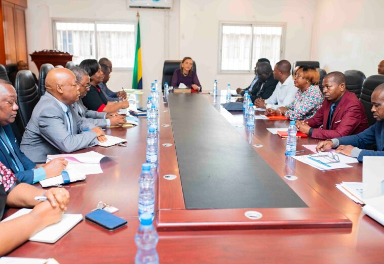 Secteur Santé : Le Pr Elsa Nkana Joséphine AYO instaure un dialogue permanent avec les partenaires sociaux