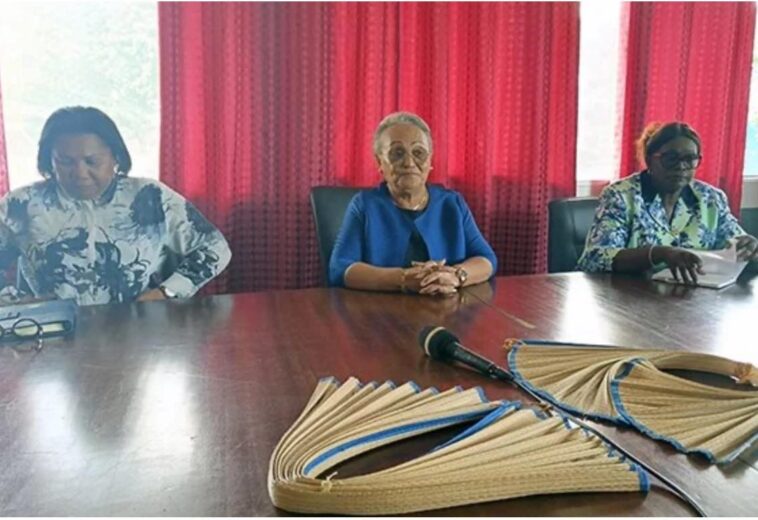 𝐋𝐄 𝐆𝐎𝐔𝐕𝐄𝐑𝐍𝐄𝐌𝐄𝐍𝐓 À 𝐋’É𝐂𝐎𝐔𝐓𝐄 𝐃𝐄𝐒 𝐒𝐘𝐍𝐃𝐈𝐂𝐀𝐓𝐒