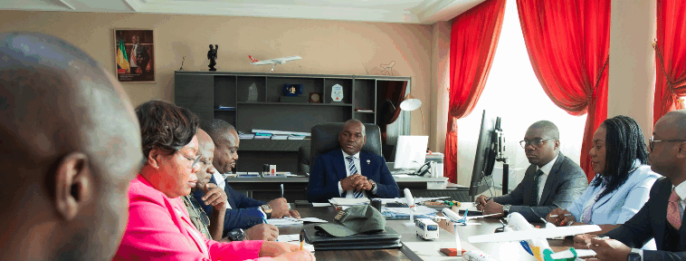 Secteur maritime : Le Ministre d’État Ulrich Manfoumbi Manfoumbi accélère la modernisation du cadre institutionnel