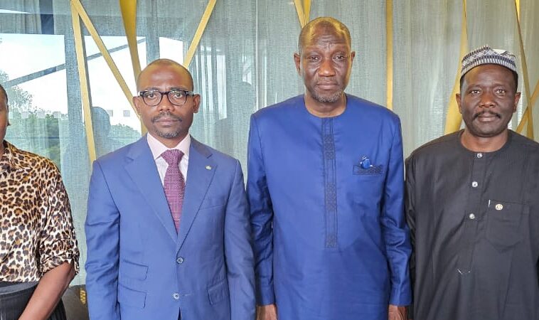 𝐅𝐨𝐫𝐮𝐦 𝐔𝐫𝐛𝐚𝐢𝐧 𝐀𝐟𝐫𝐢𝐜𝐚𝐢𝐧 : 𝐋𝐞 𝐌𝐢𝐧𝐢𝐬𝐭𝐫𝐞 𝐝𝐮 𝐋𝐨𝐠𝐞𝐦𝐞𝐧𝐭 𝐞́𝐜𝐡𝐚𝐧𝐠𝐞 𝐚𝐯𝐞𝐜 𝐥𝐞 𝐃𝐢𝐫𝐞𝐜𝐭𝐞𝐮𝐫 𝐫𝐞́𝐠𝐢𝐨𝐧𝐚𝐥 𝐀𝐟𝐫𝐢𝐪𝐮𝐞 𝐝’𝐎𝐍𝐔-𝐇𝐚𝐛𝐢𝐭𝐚𝐭