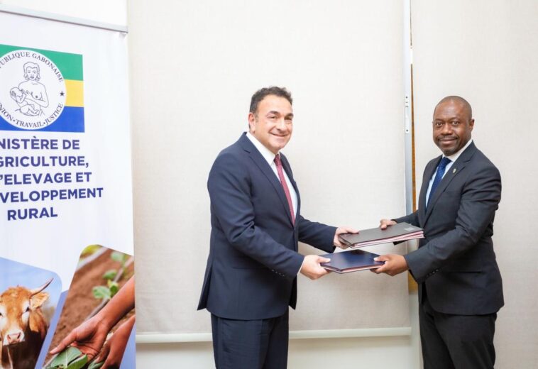SOUVERAINETÉ ALIMENTAIRE : SIGNATURE DE CINQ (5) CONVENTIONS D’UN MONTANT GLOBAL DE PLUS DE 775 MILLIARDS DE FCFA PAR LES MINISTRES EN CHARGE DE L’ÉCONOMIE ET DE L’AGRICULTURE