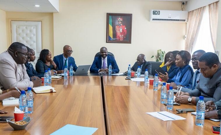 BILAN DES 100 JOURS : LE GOUVERNEMENT SE PRÊTE À L’EXERCICE DE REDEVABILITÉ SUR GABON 1ÈRE À TRAVERS « LA NUIT DES 100 JOURS »