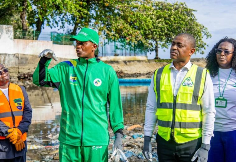 LUTTE CONTRE LA POLLUTION PLASTIQUE : LE GOUVERNEMENT PASSE À L’ACTION AVEC LA POSE DE FILETS PIÈGES DANS LE GRAND LIBREVILLE‎