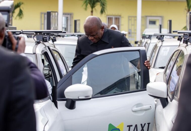 3ÈME PHASE DU PROJET TAXI GAB+ : BRICE CLOTAIRE OLIGUI NGUEMA PRÉSIDE LA REMISE OFFICIELLE DE 200 NOUVEAUX VÉHICULES