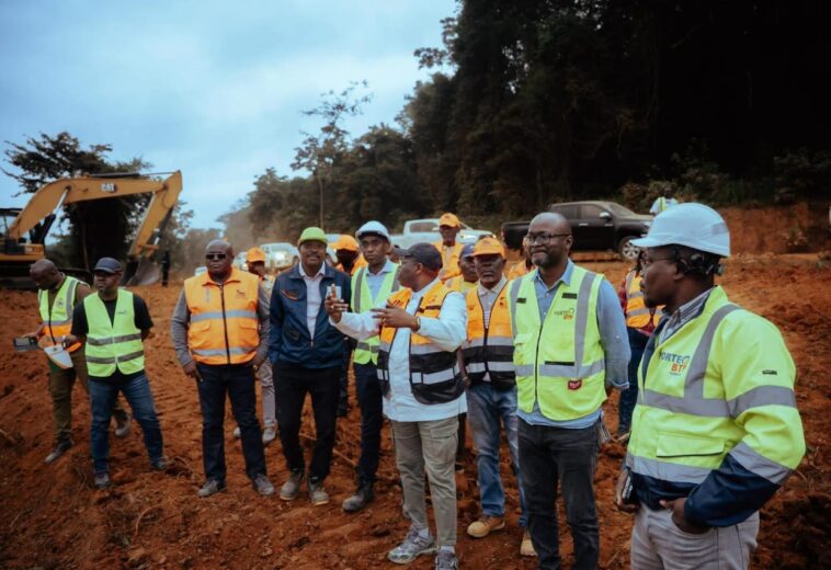 ROUTE ALEMBE – LOPÉ – CARREFOUR LEROY – MIKOUYI : EDGARD MOUKOUMBI S’ASSURE DE L’AVANCEMENT DES TRAVAUX D’UN CHANTIER STRATÉGIQUE POUR LE DÉSENCLAVEMENT DU GABON