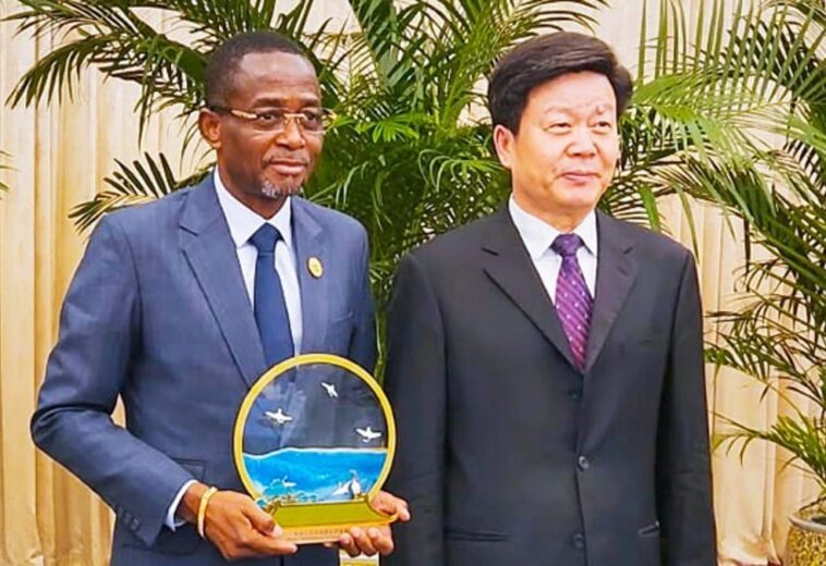 MINES : LE GABON ET LA CHINE S’ORIENTENT VERS UN NOUVEAU MODÈLE DE COOPÉRATION AXÉ SUR LA TRANSFORMATION LOCALE