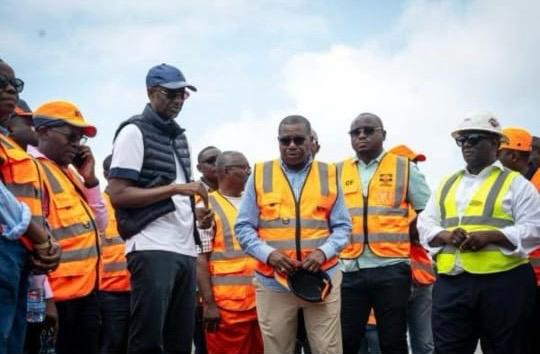 TRAVAUX PUBLICS : EDGARD MOUKOUMBI S’ASSURE DE LA REPRISE DES TRAVAUX SUR LE TRONÇON PK24-PK40 DE LA NATIONALE 1